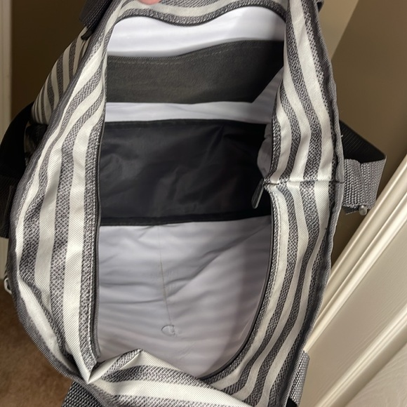 Thirty-one zip top tote NWOT - Picture 5 of 5